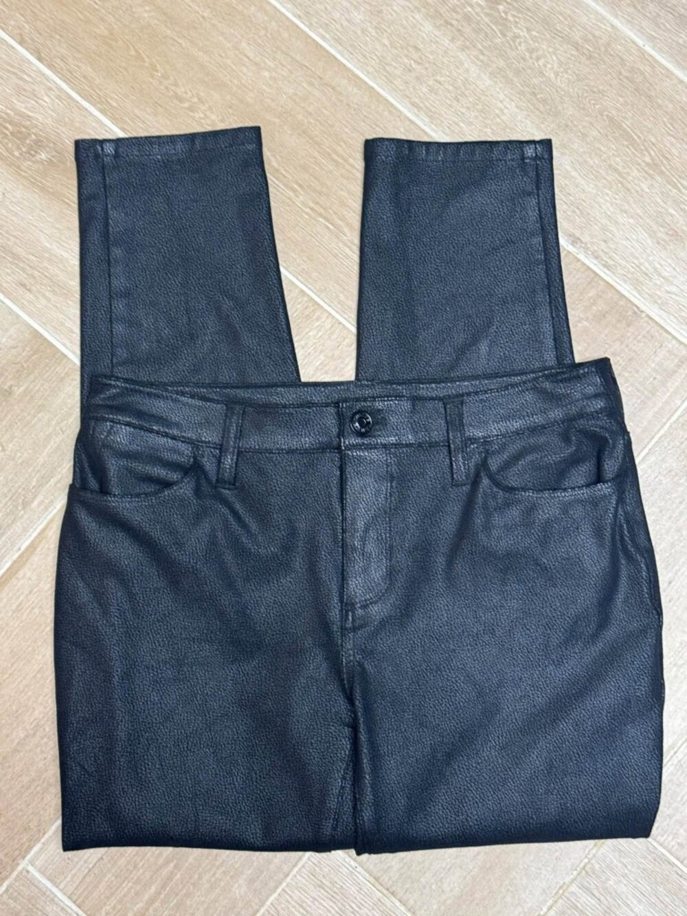 Chicos Black Snake Skin Print Ankle Slim Pants Size 0P or US size 4 - BLACK